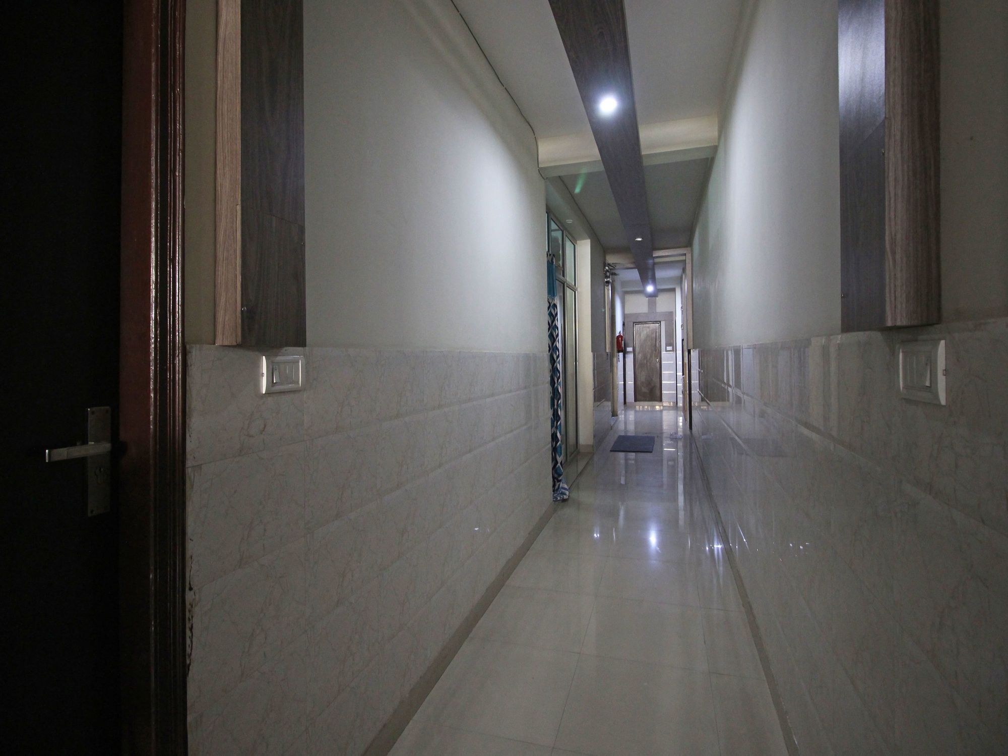 Oyo 576 Hotel Shree Kanta Residency Gurgáon Kültér fotó