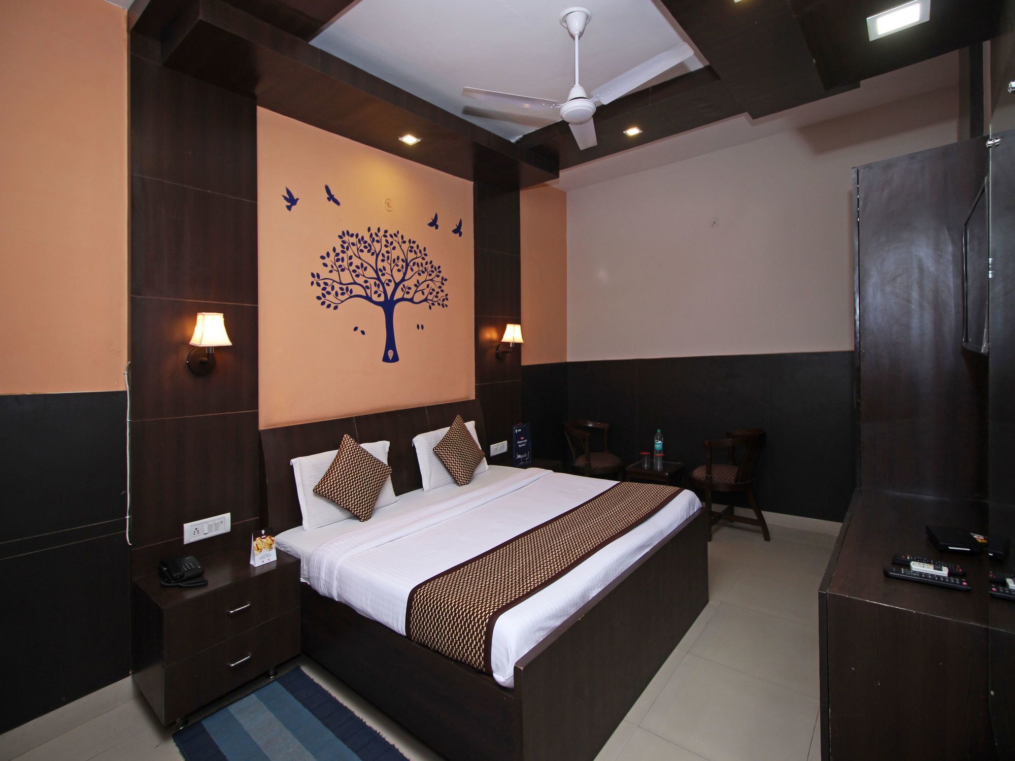 Oyo 576 Hotel Shree Kanta Residency Gurgáon Kültér fotó
