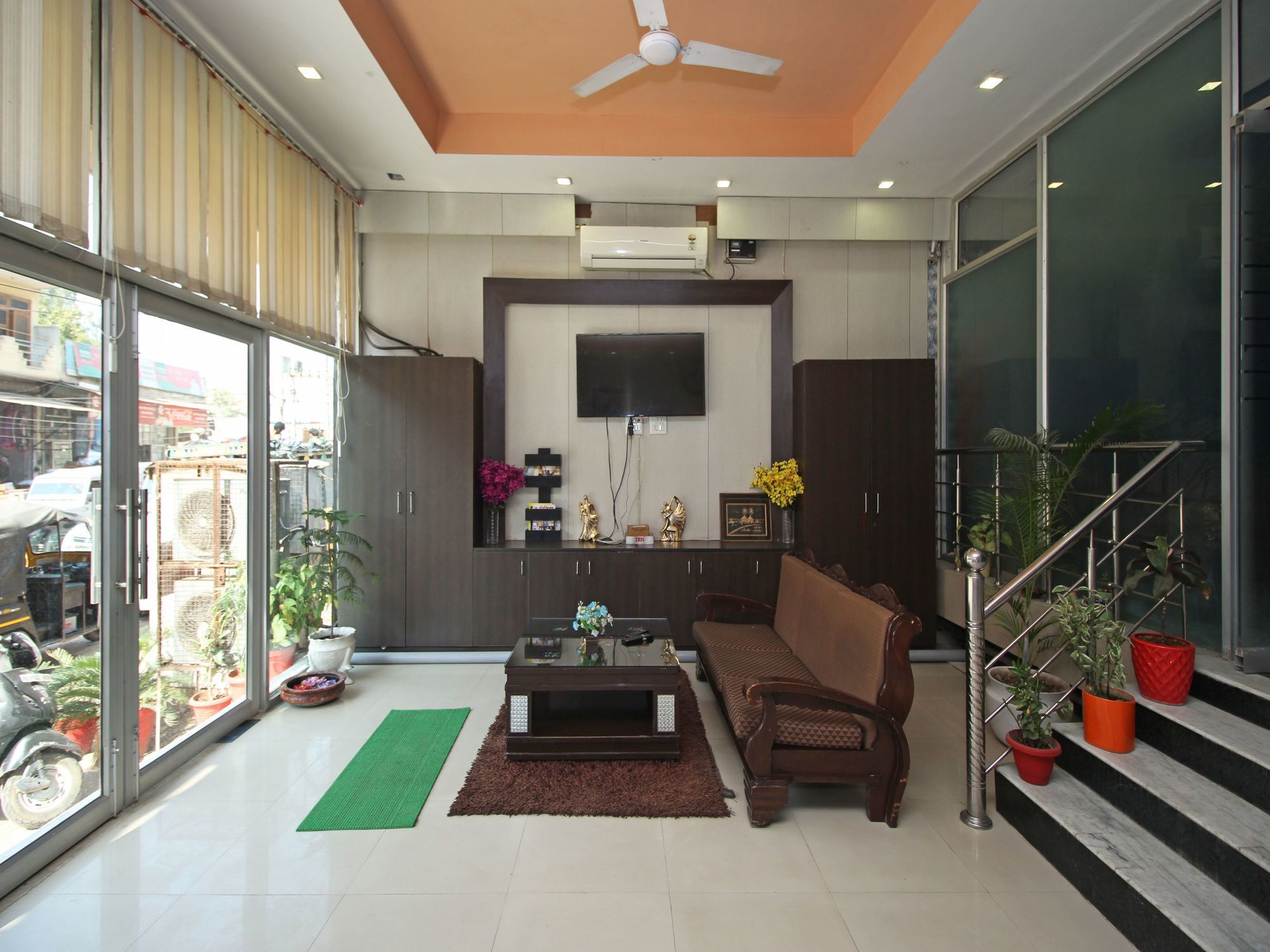 Oyo 576 Hotel Shree Kanta Residency Gurgáon Kültér fotó